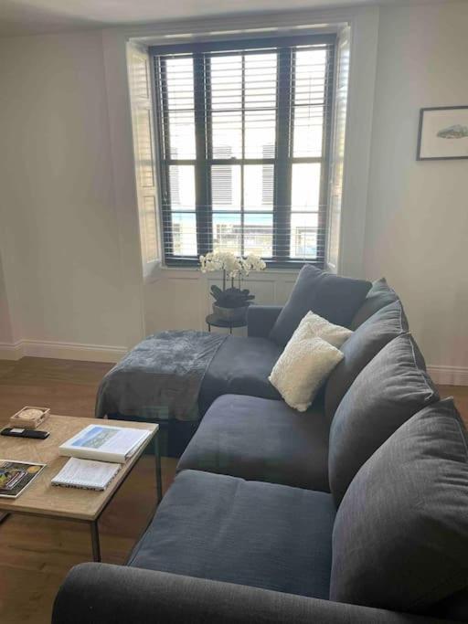 Abergavenny Center 2-Bed Flat Apartment Exterior photo