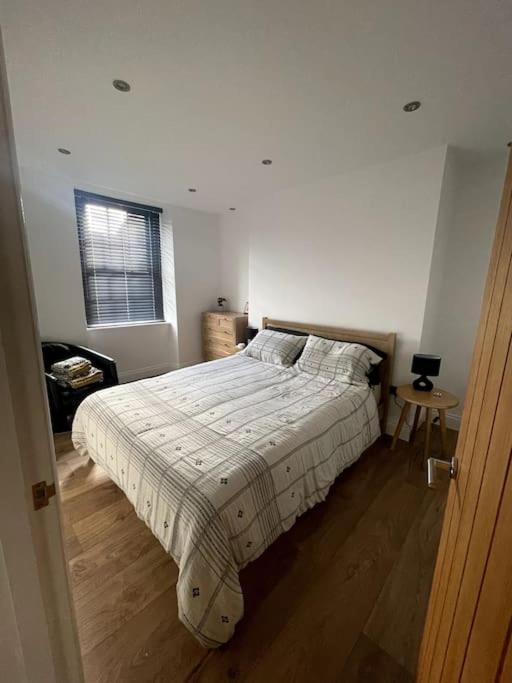 Abergavenny Center 2-Bed Flat Apartment Exterior photo