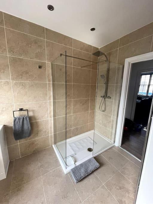 Abergavenny Center 2-Bed Flat Apartment Exterior photo